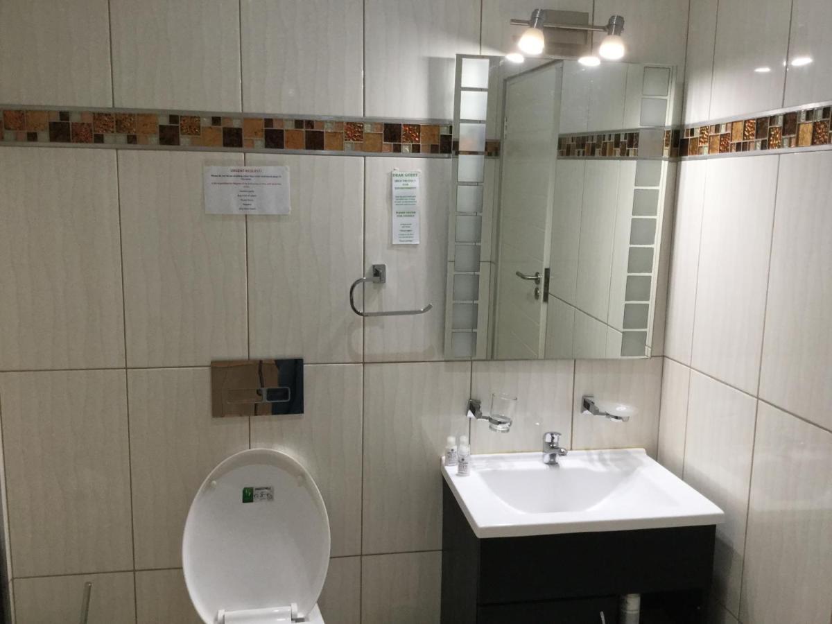 Goodey'S Guesthouse Pretoria-Noord Esterno foto