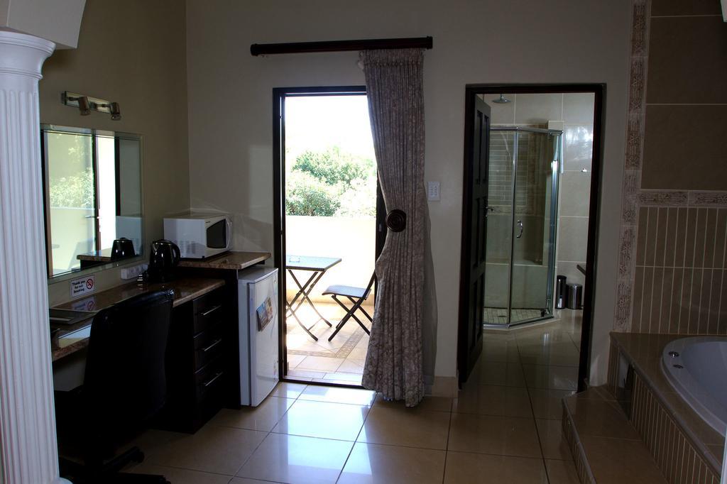 Goodey'S Guesthouse Pretoria-Noord Esterno foto
