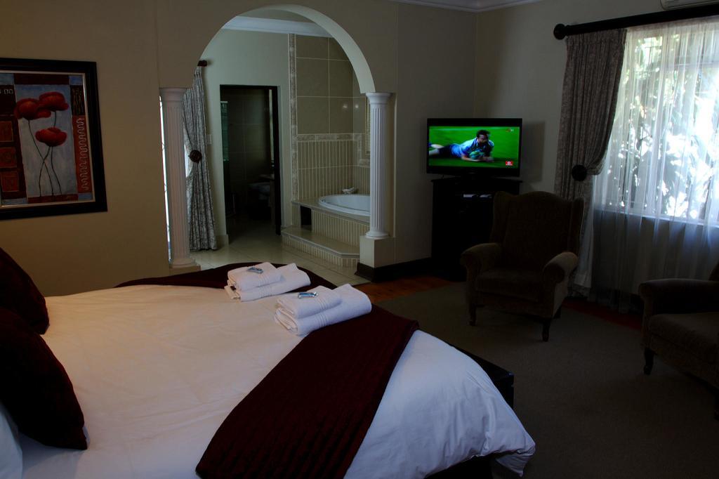 Goodey'S Guesthouse Pretoria-Noord Esterno foto