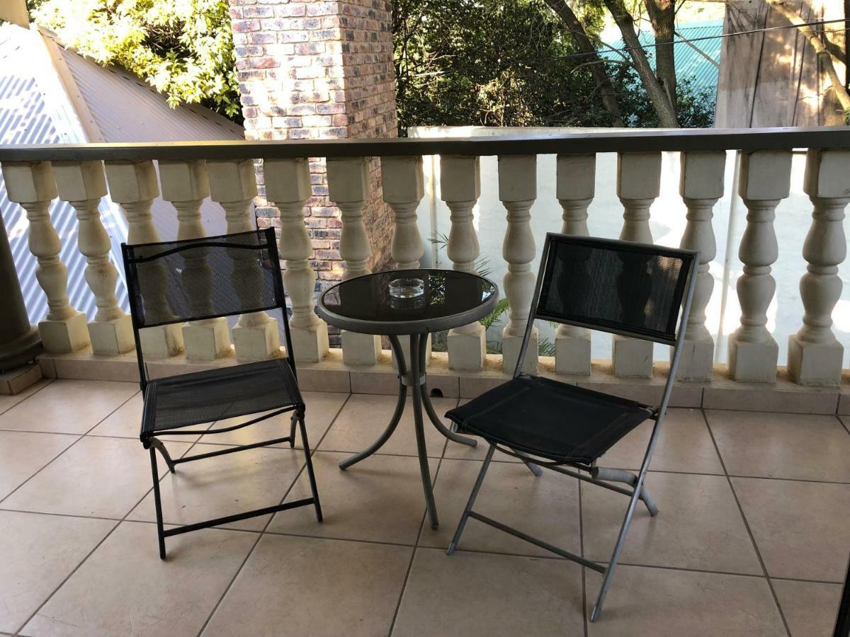 Goodey'S Guesthouse Pretoria-Noord Esterno foto